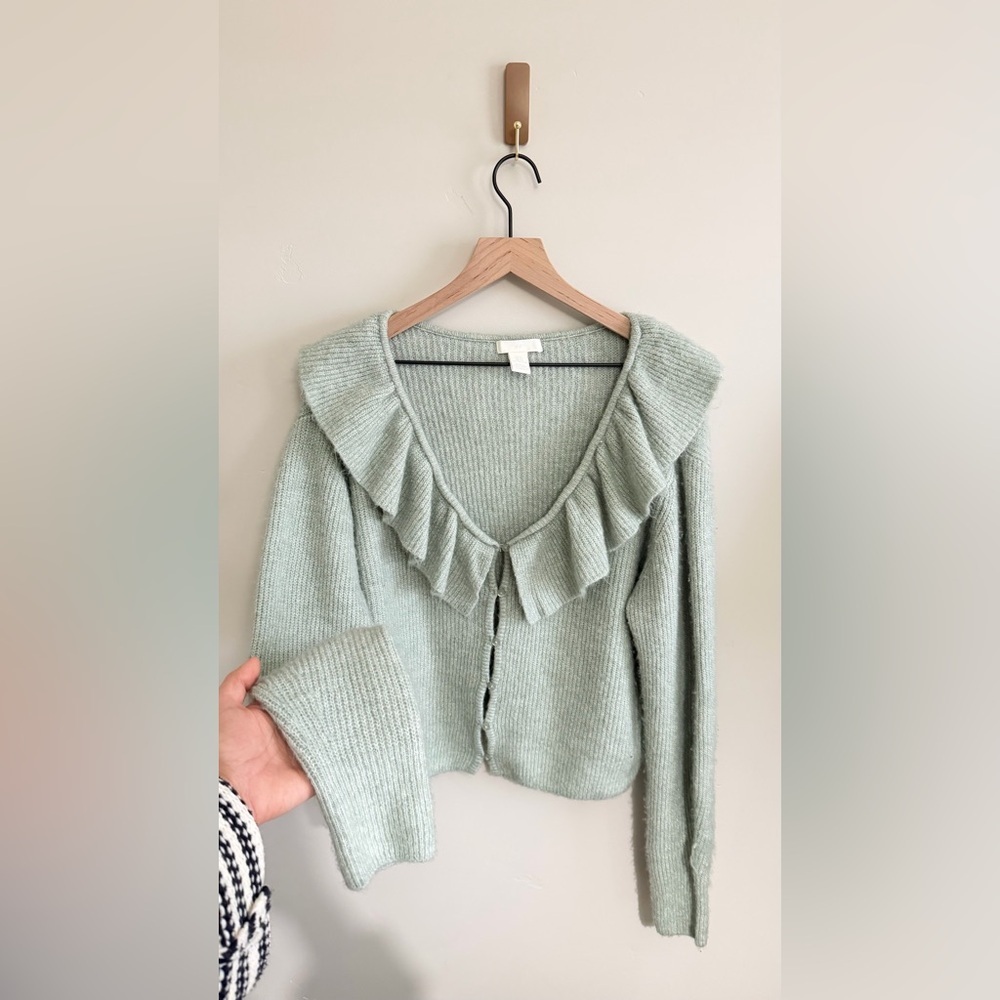 H&M Flounce Peter Pan Collared Cardigan in Sage Green - Picture 7 of 7